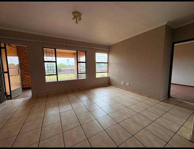2 BEDROOM APARTMENT FOR SALE IN VAALPARK